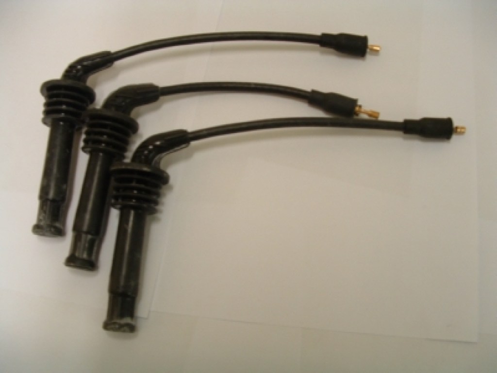 Plug lead set 3 cylinder. Thunderbird 900, Thunderbird Sport, Legend and Adventurer.