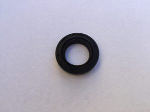 Gear Change Shaft Seal. 675, 800, 1050, 1215 Replaces Triumph T3600088