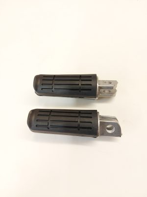 Front Footrest with rubber and hero blob, can be fitted to Trident,Trophy/Daytona 900/1200, 955 ST/RS