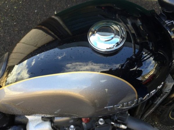 Chrome locking filler cap Bonneville, Thunderbird 900, Thunderbird Sport, Legend - Image 5